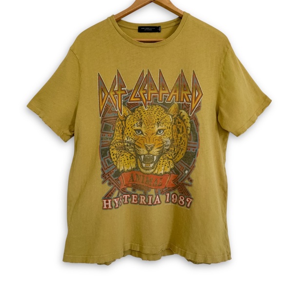 Junk Food Revolve Def Leppard Animal Distressed Vintage Tee Golden Palm - Picture 1 of 13